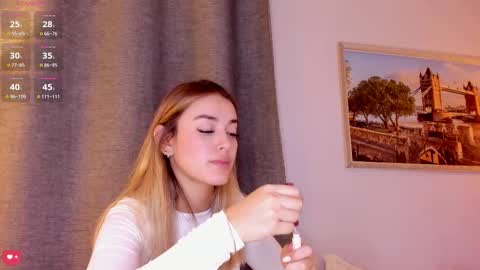 Snapshot of mia_white11 chatting on 10.20.25 Mia White online show from 10.20.25