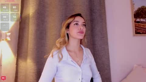 Snapshot of mia_white11 chatting on 11.12.25 Mia White online show from 11.12.25