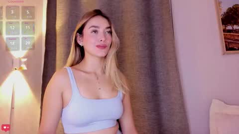 Snapshot of mia_white11 chatting on 11.20.25 Mia White online show from 11.20.25