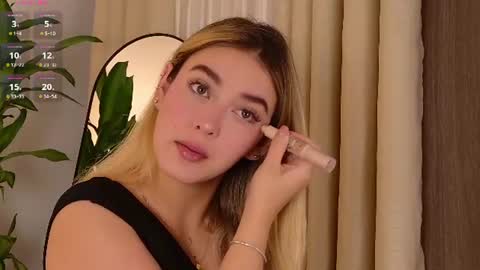 Snapshot of mia_white11 chatting on 07.16.26 Mia White online show from 07.16.26