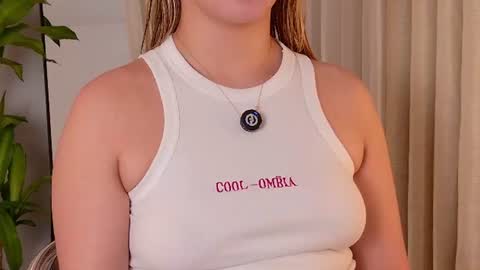 Snapshot of mia_white11 chatting on 07.26.26 Mia White online show from 07.26.26