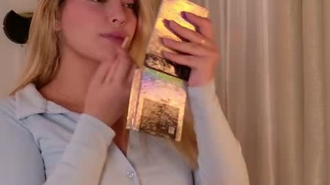Snapshot of mia_white11 chatting on 07.29.26 Mia White online show from 07.29.26
