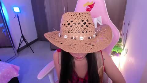 Snapshot of miaa_06 chatting on 10.30.25 mia nicolle online show from 10.30.25