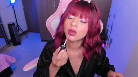 mia  nicolle online show from 12.22.25