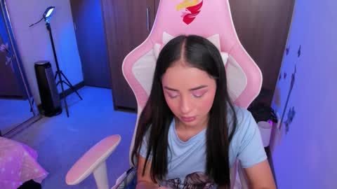 Snapshot of miaa_06 chatting on 12.23.25 mia nicolle online show from 12.23.25