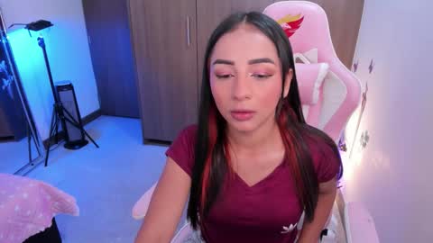 Snapshot of miaa_06 chatting on 01.07.26 mia nicolle online show from 01.07.26