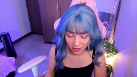 Snapshot of miaa_06 chatting on 04.10.26 mia nicolle online show from 04.10.26