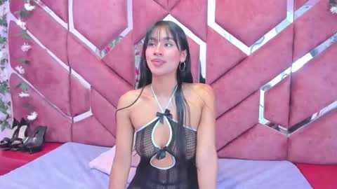 Snapshot of miaa_davis_ chatting on 05.26.26 miaa_davis_ online show from 05.26.26
