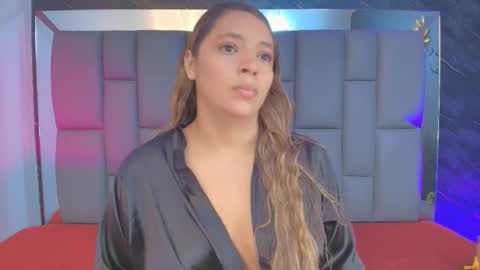 Mia online show from 09.23.25