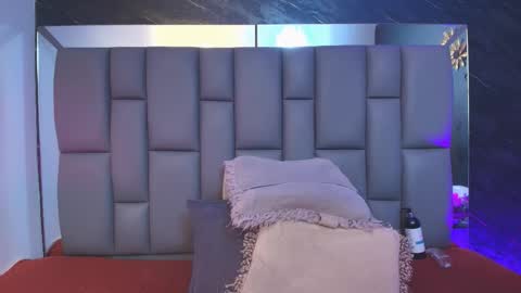 Mia online show from 10.09.25