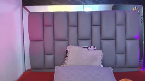 Mia online show from 11.12.25