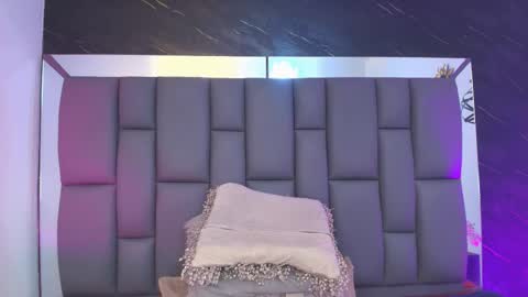 Mia online show from 02.26.26