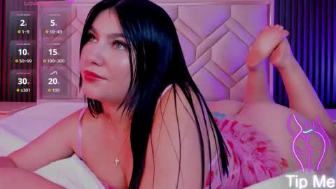 Miaa Farrel online show from 09.22.25