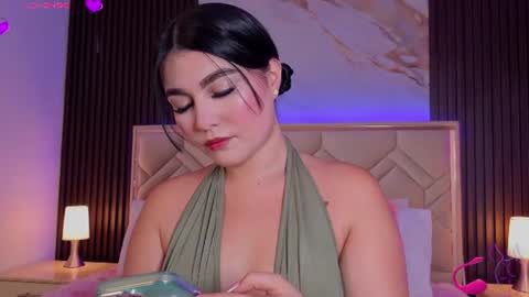 Snapshot of miaafarrel chatting on 07.06.26 Miaa Farrel online show from 07.06.26