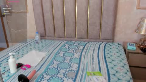 miaaffox online show from 01.10.26