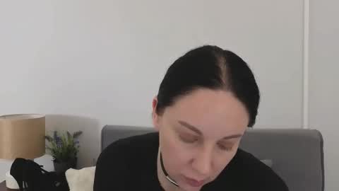 Mia online show from 05.19.26