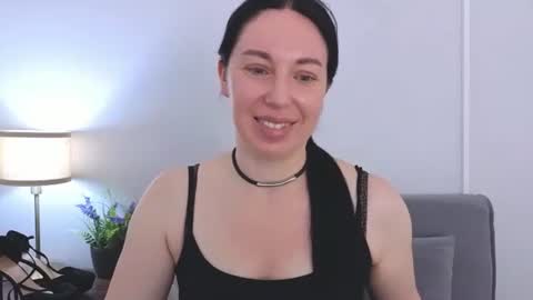 Mia online show from 06.05.26