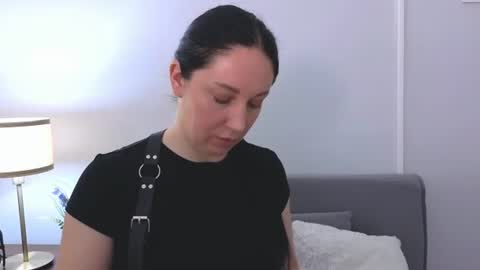 Mia online show from 06.13.26