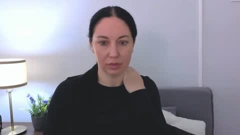 Mia online show from 06.14.26