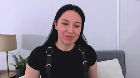 Mia online show from 06.16.26