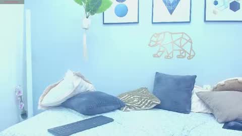 Snapshot of miaamane chatting on 01.05.25 Mia online show from 01.05.25