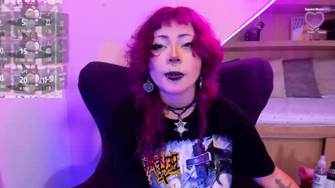 Snapshot of miaamane chatting on 02.11.25 Mia online show from 02.11.25