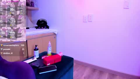 Snapshot of miaamane chatting on 02.13.25 Mia online show from 02.13.25