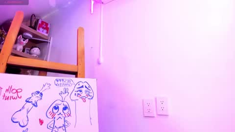 Snapshot of miaamane chatting on 02.14.25 Mia online show from 02.14.25