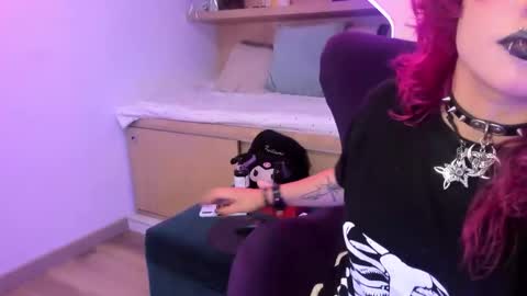 Snapshot of miaamane chatting on 02.20.25 Mia online show from 02.20.25