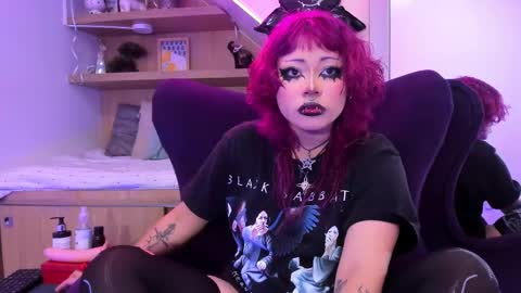 Snapshot of miaamane chatting on 02.23.25 Mia online show from 02.23.25