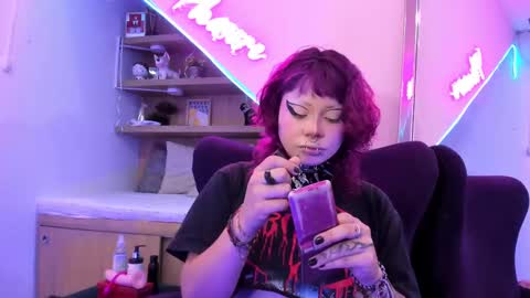 Snapshot of miaamane chatting on 03.03.25 Mia online show from 03.03.25