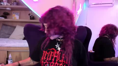 Snapshot of miaamane chatting on 03.05.25 Mia online show from 03.05.25