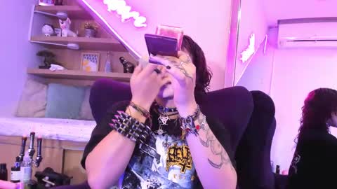 Snapshot of miaamane chatting on 03.08.25 Mia online show from 03.08.25