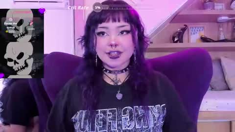 Snapshot of miaamane chatting on 09.11.25 Mia online show from 09.11.25