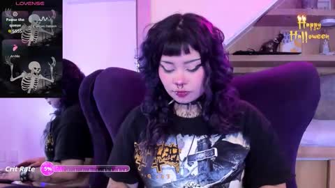 Snapshot of miaamane chatting on 10.23.25 Mia online show from 10.23.25