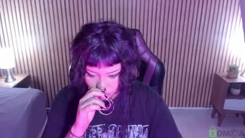 Snapshot of miaamane02 chatting on 04.10.26 Mia online show from 04.10.26