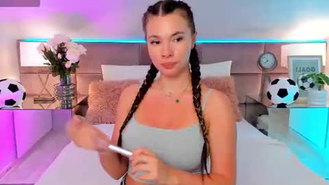 Mia online show from 06.23.26