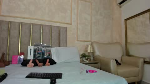 Miaasummer online show from 06.09.26