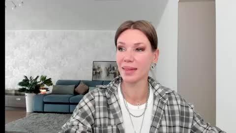 Mia online show from 05.22.26