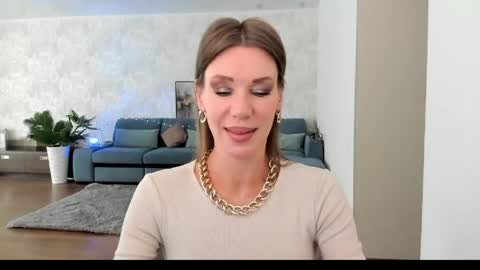 Mia online show from 06.04.26