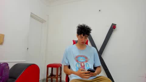 Mia and Max online show from 03.14.26