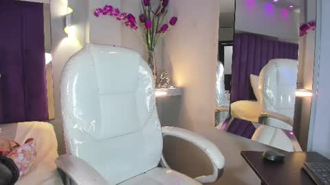 Mia Camille online show from 07.02.26