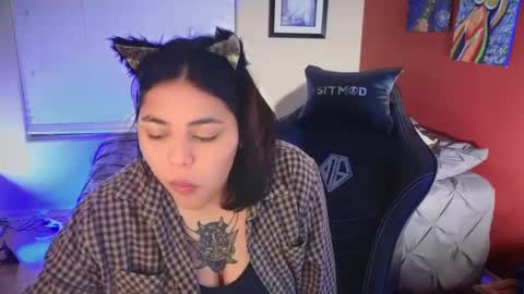 Snapshot of miacanela_xo chatting on 12.22.24 Mia online show from 12.22.24