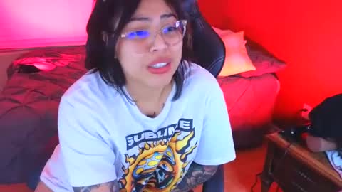 Snapshot of miacanela_xo chatting on 12.24.24 Mia online show from 12.24.24