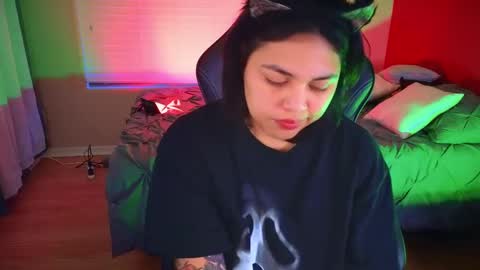 Snapshot of miacanela_xo chatting on 12.26.24 Mia online show from 12.26.24