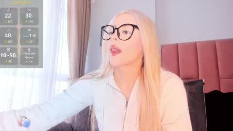 MiaCarper online show from 04.27.26