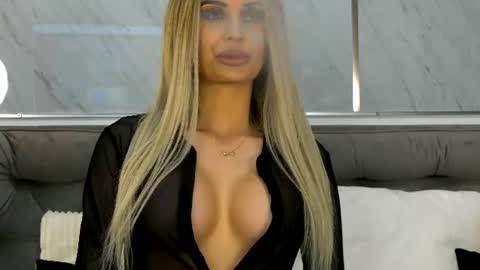 Mia online show from 06.19.26