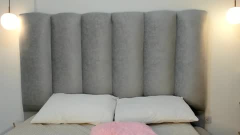 Snapshot of miacleark chatting on 12.14.25 miacleark online show from 12.14.25