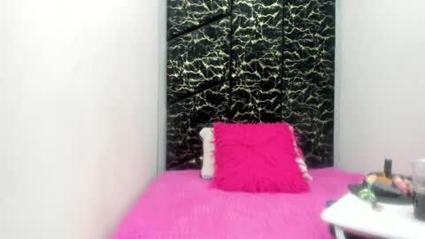 Snapshot of miacours chatting on 06.30.26 MiaCours online show from 06.30.26