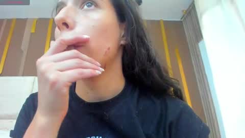 Snapshot of miacours chatting on 07.17.26 MiaCours online show from 07.17.26